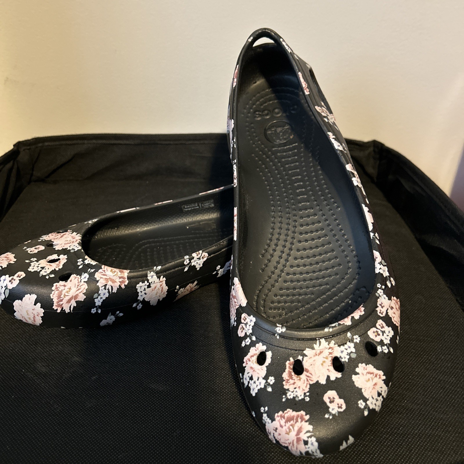 Crocs Kadee Shoes Womens Size 10 Black Floral Print Slip On Laura Ballerina Flat