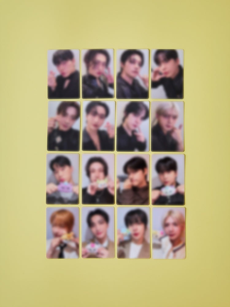ATEEZ MIGHTEEZ WONDER ROOM POP-UP OFFICIAL MD RANDOM TRADING PHOTO