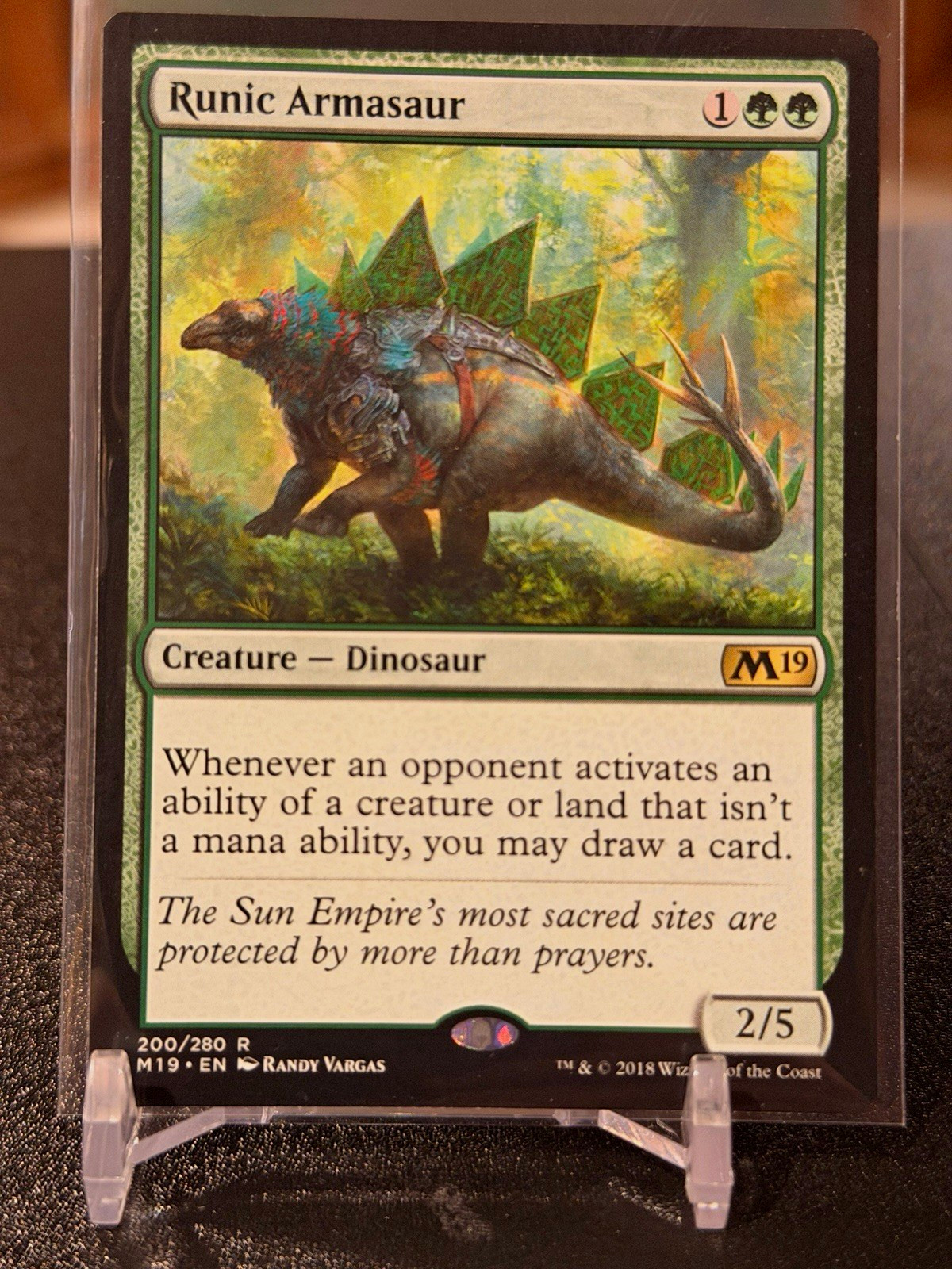 Wizards of the Coast Runic Armasaur Core Set 2019 200/280 Rare MTG Card