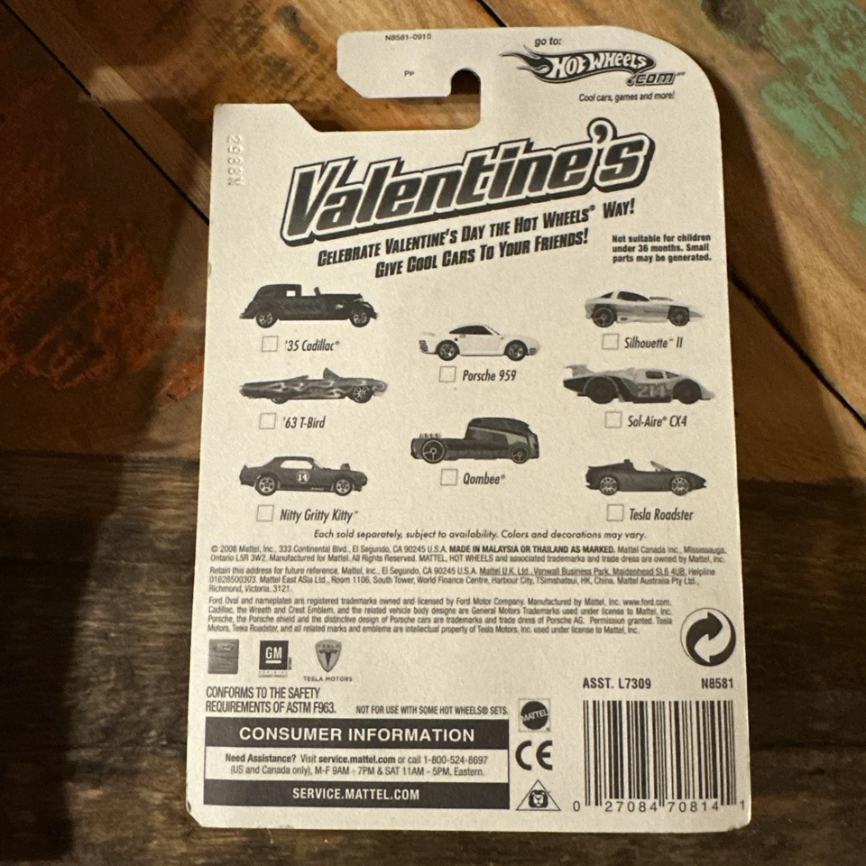 Hot Wheels 2009 Valentine's Day Nitty Gritty Kitty Red -VHTF - Image 3 of 3