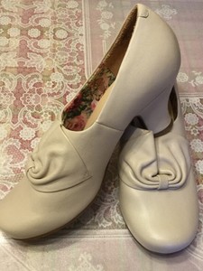 wide fit vintage shoes