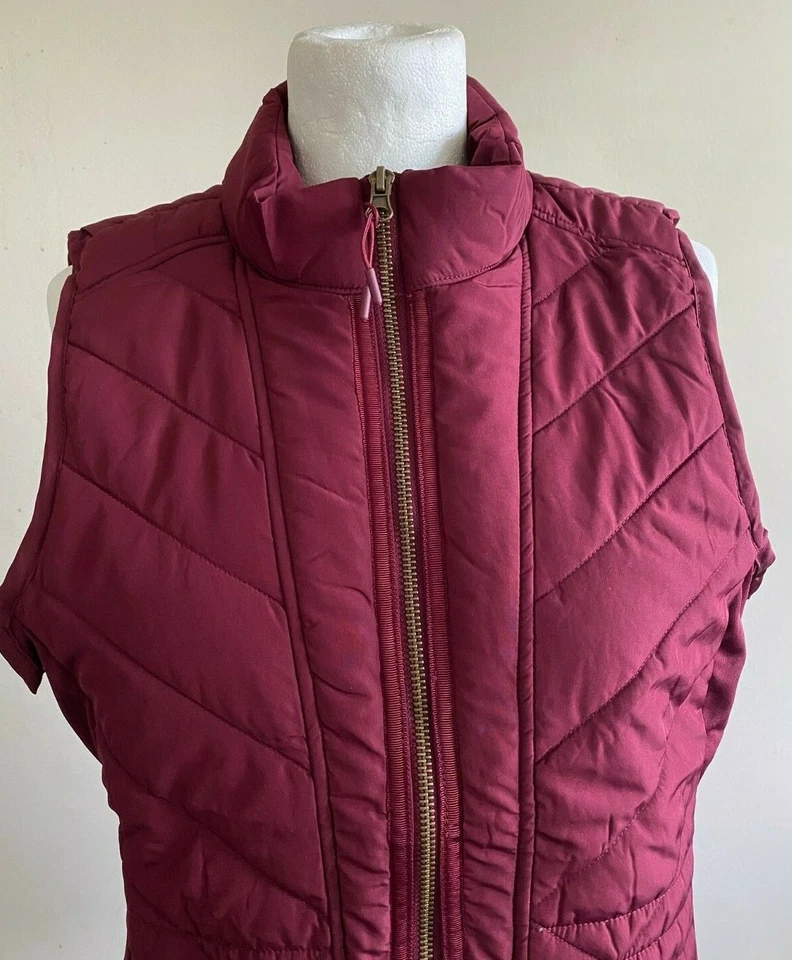 Beautiful Women's Burgundy Bodywarmer Zip Up Padded Quilted Gilet - Size S - Image 4 of 4