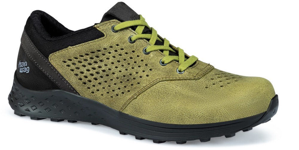 Ханваг Бродит по городу исследуя его окрестности 177318 31190₽