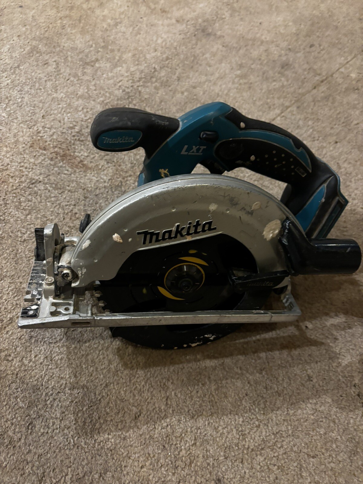 Makita Cordless Circular Saw DSS611 eBay
