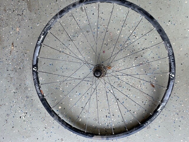 ボントレガー mustang pro tlr boost(タイヤ付けていません)