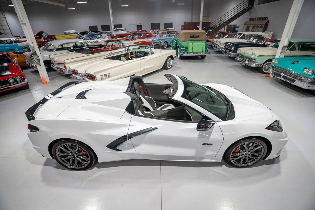 2023 White Pearl Metallic Tricoat Chevrolet Corvette   | C8 Corvette Photo 7