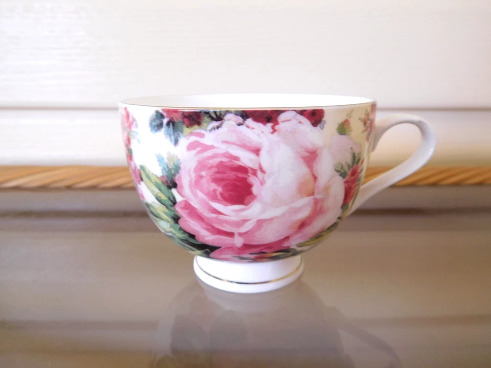 Maxwell & Williams "Rambling Rose" Trio Fine Bone China 2002 New Unused Boxed. - image 3 of 4