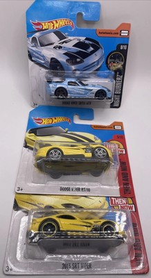 Hot Wheels Dodge Viper SRT10 ACR  RT/10/2013 SRT Viper Night Burnerz 2017 1:64