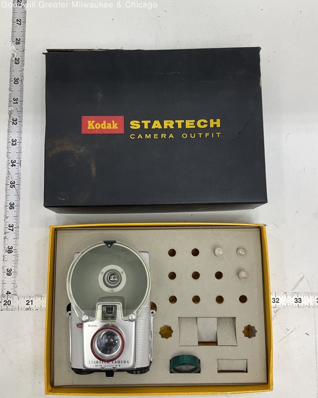 Kodak Startech Camera Outfit Box Camera Flashbulbs Silver Red Vintage IOB