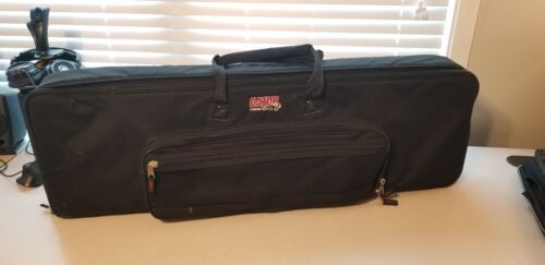 M-Audio OXYGEN PRO 61 USB MIDI Keyboard: Keyboard Stand and Carry Case INCLUDED - Picture 4 of 5