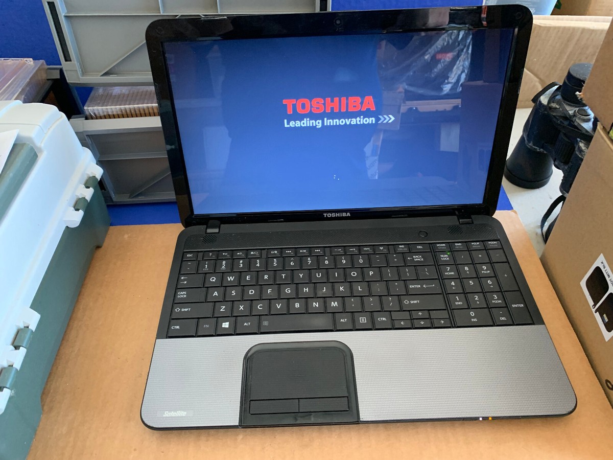 Toshiba Satellite Laptop C855-S5194 Intel Core i3-2.5 GHz, 4GB RAM