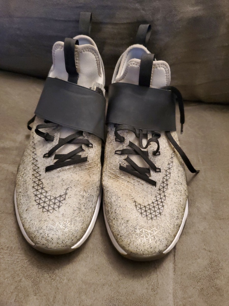 nike air zoom strong women's