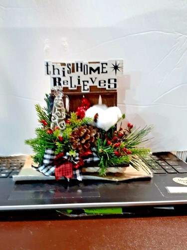 THIS HOME BELIEVES, SHELF SITTER WITH GLASS ANGEL. - GREENERY, BERRIES, PINECONE - Picture 11 of 12