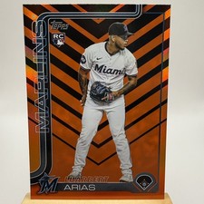 2025 Topps Update Series - Luarbert Arias #US53 Holiday Orange & Black Foil (RC)