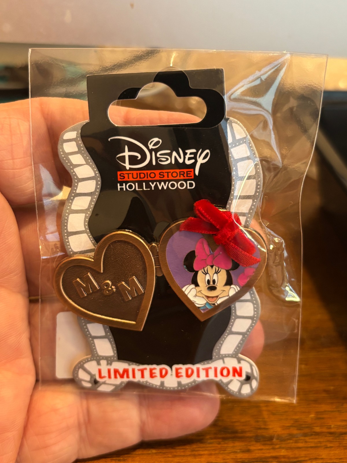 Disney Studio Store Hollywood DSSH Valentine's Day Love Lockets Pin - Minnie