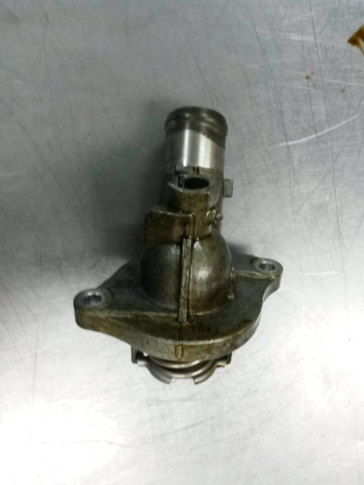 恒温器外壳 2016 年雪佛兰迈锐宝限量版 2.5 — 第 3/4 张图片