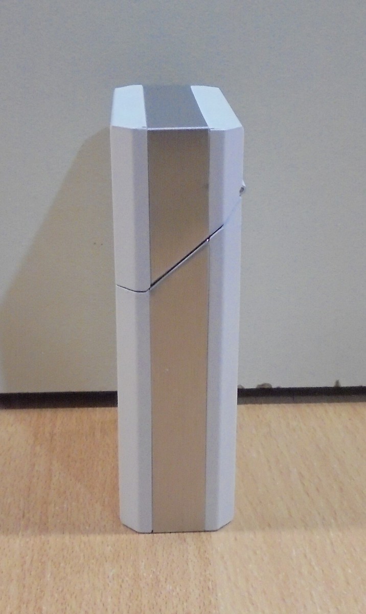 DAVIDOFF CIGARETTES ADVERTISIGN WHITE PLASTIC CIGARETTE PACK COVER / CASE