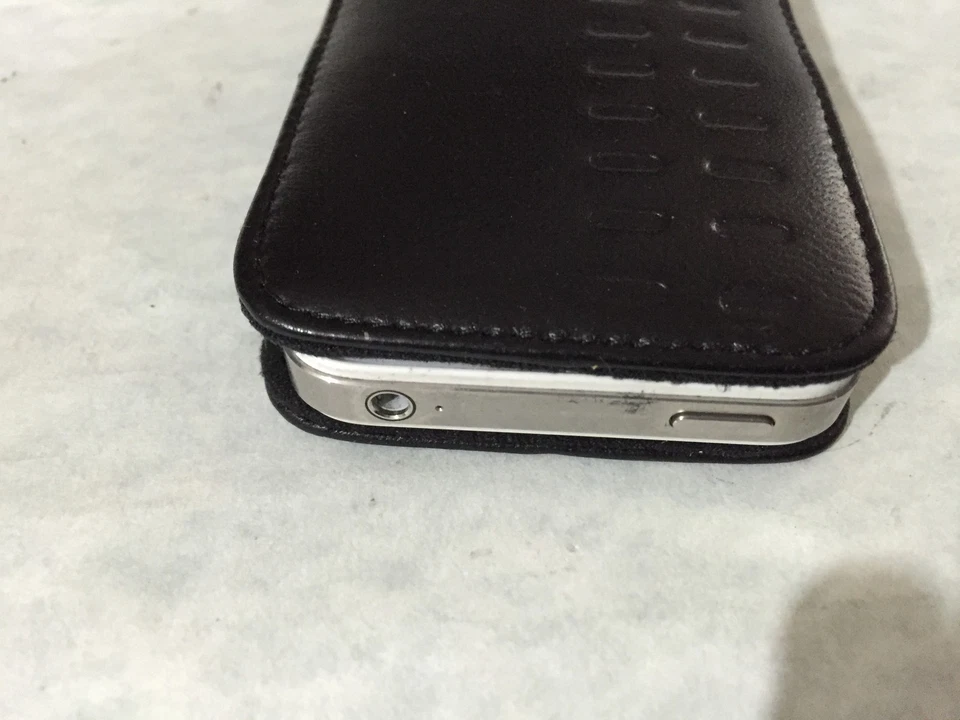 Funda Deslizable Cuero Negra con Clip para Cinturón para iPhone 4 4s Foto 2 de 3