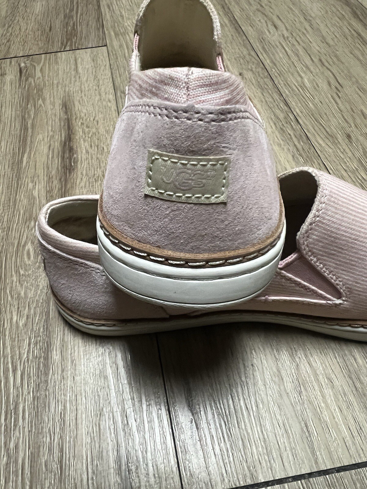 ugg shoes - image 2