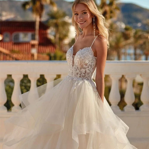 Bohemian White A-line Wedding Dress with Straps and Backless Pleated Bridal Gown - Foto 4 di 7