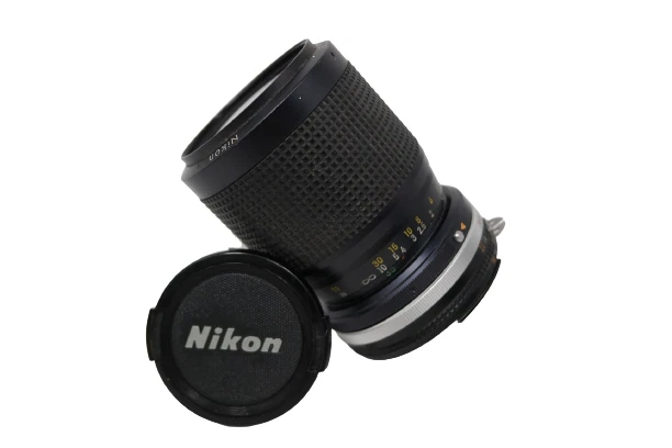 Nikon 35-105mm F3.5-4.5 Manual Focus Zoom Nikkor Lens - Image 2 of 3