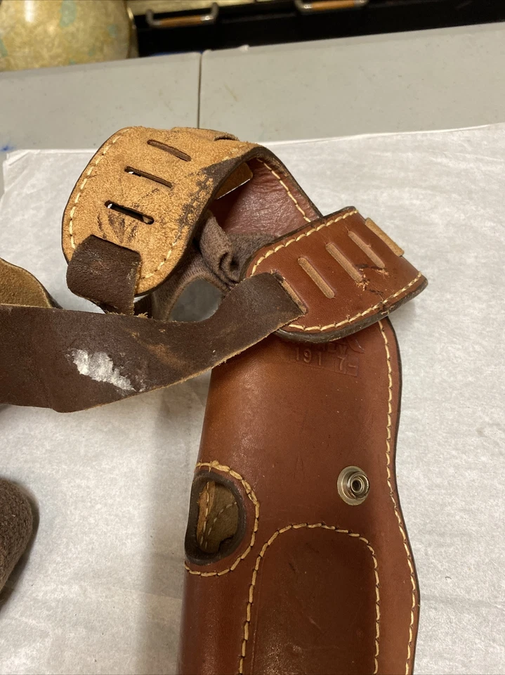 triple k shoulder holster 191 7 Large Revolver 17" - Image 4 of 4