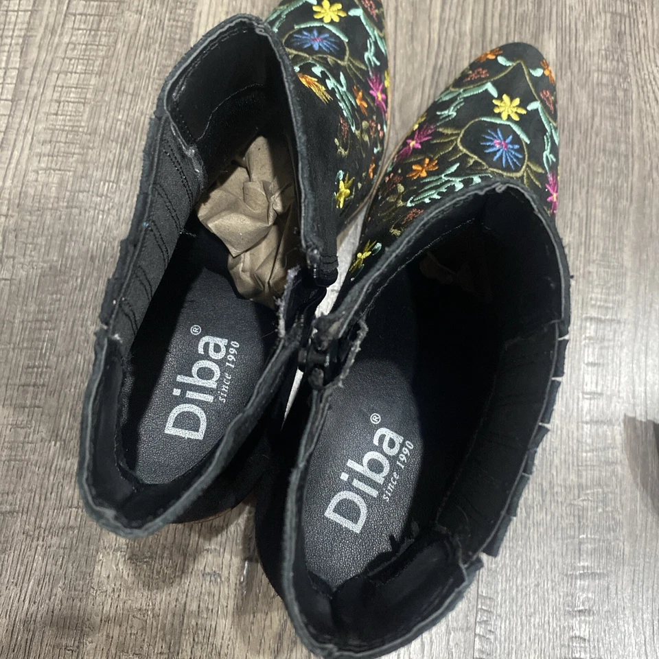 Botines estilo vaquero Diba coloridos florales bordados negros gamuza tacón bajo talla 6 Foto 3 de 4