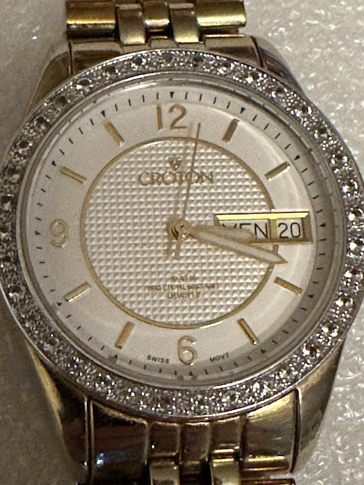 Croton Men's Gold Wristwatch with White Topaz Gemstone Bezel 7’’ Needs Battery - Image 2 of 4