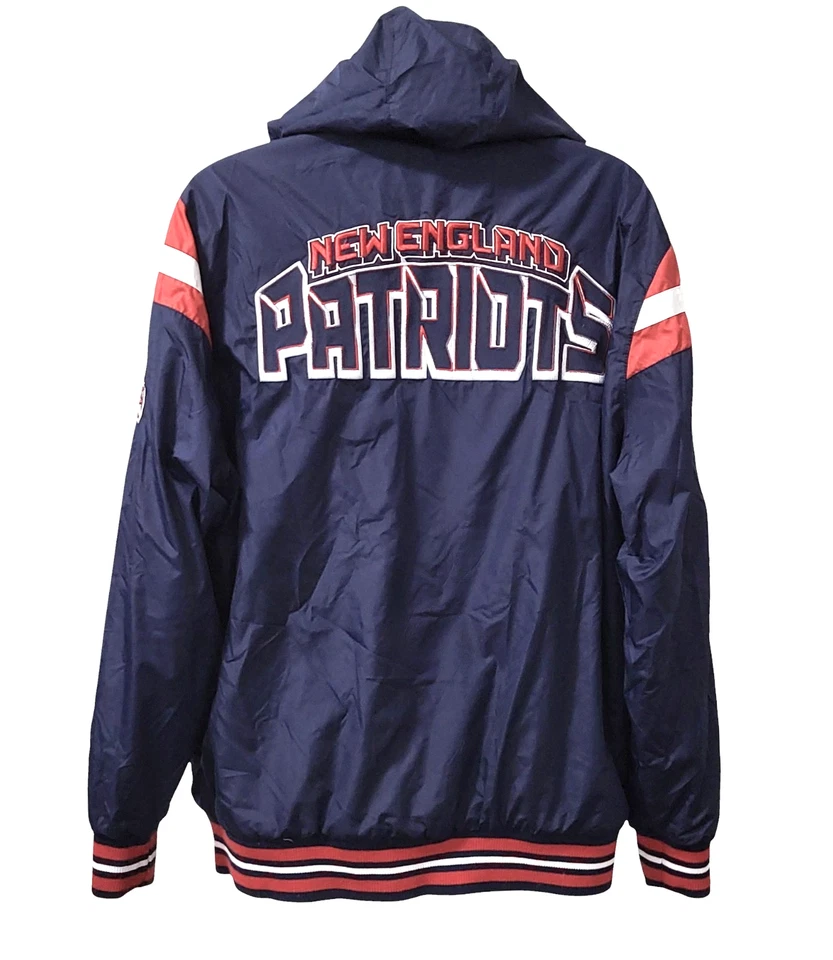 Jaqueta Bombardeiro Reversível New England Patriots Masculina Tamanho 2XL Azul/Vermelho Poliéster - Imagem 2 de 4