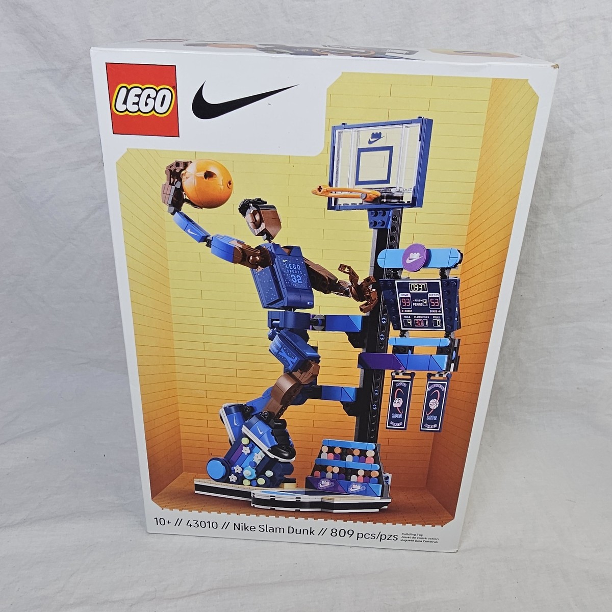 Nike Slam Dunk LEGO Set 43010 Limited Edition New in Box 809 Pcs