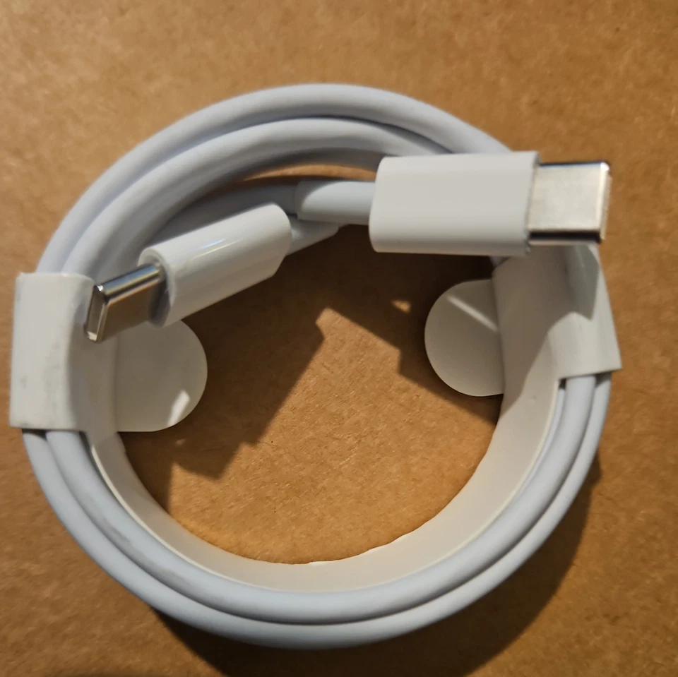 OEM Apple USB-C to USB-C Cable Fast Charger Type C Cord For iPad Pro/Air - NEW - Image 4 of 4