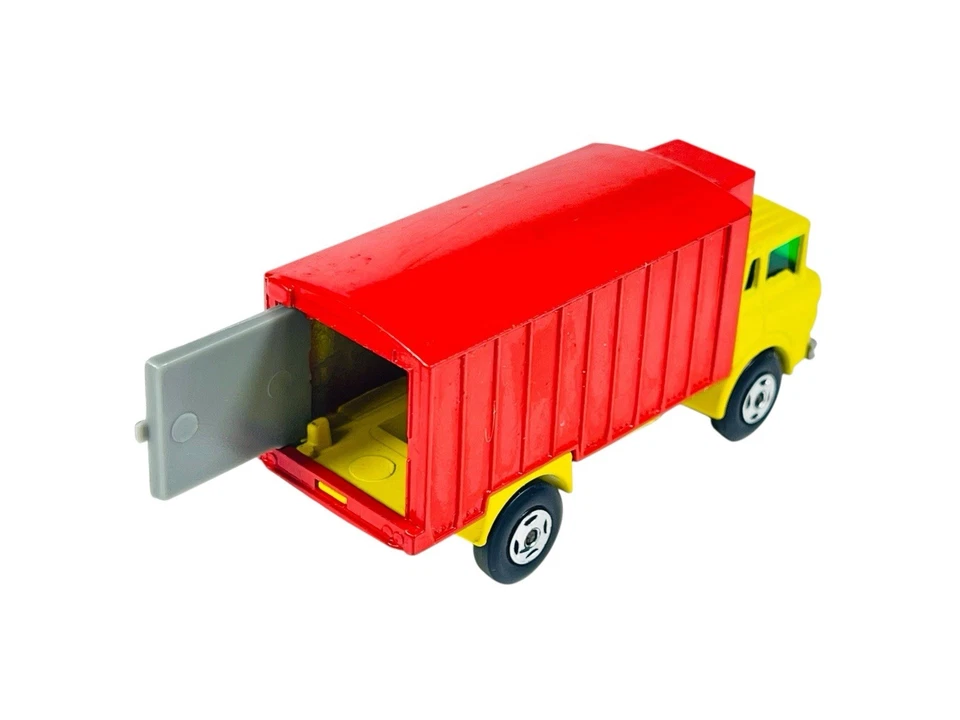 Matchbox Lesney Superfast MB44 Refrigerator Truck w/G Style Box - Image 4 of 4