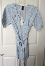 MINKPINK VALE MINI WRAP DRESS BLUE LACE EYELET V NECK PUFF SLEEVES SIZE L - NEW