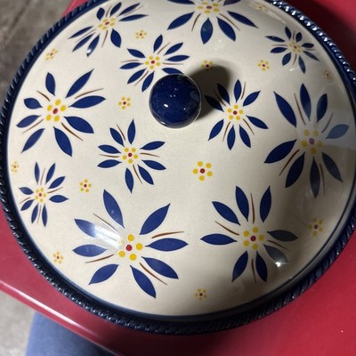 Temptations Presentable Ovenware Old World Blue casserole dish with lid. 