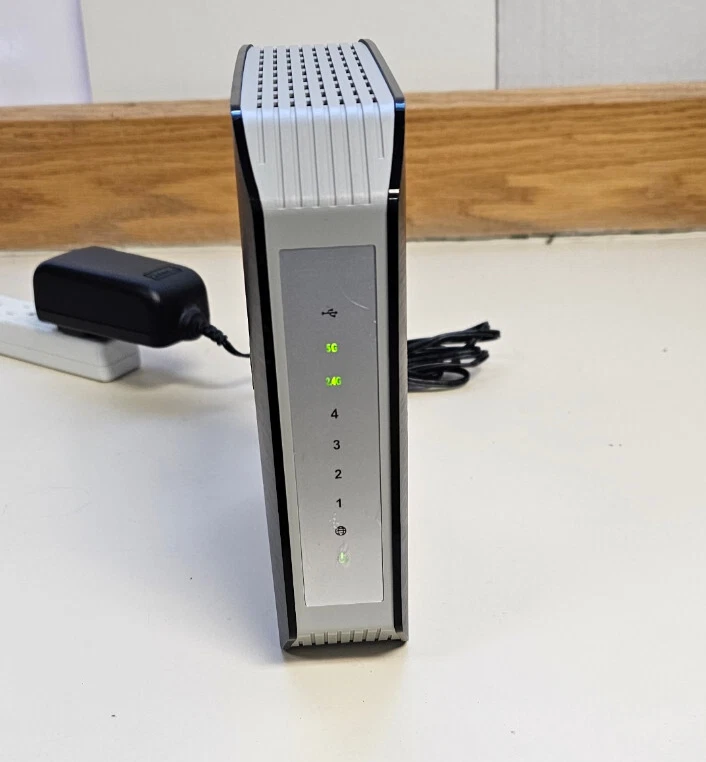 TRENDNET TEW-818DRU DUAL BAND 4 PORT WIRELESS ROUTER With adapter Yellow Cat-5 - Image 2 of 3