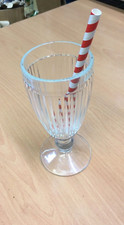 2 Diner Style Milkshake / Smoothie Glasses. Classic Stemmed Toughened Clear. NEW