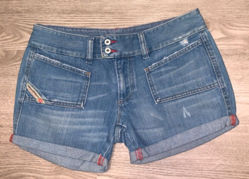 Vintage Diesel Women's Denim Shorts w/ Pocket Accents - Made in Italy Size 30