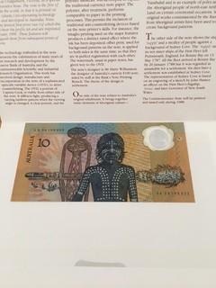 1988 AUSTRALIA $10 COMMEMORATIVE BANKNOTE IN COLLECTOR'S FOLDER PREFIX AA04