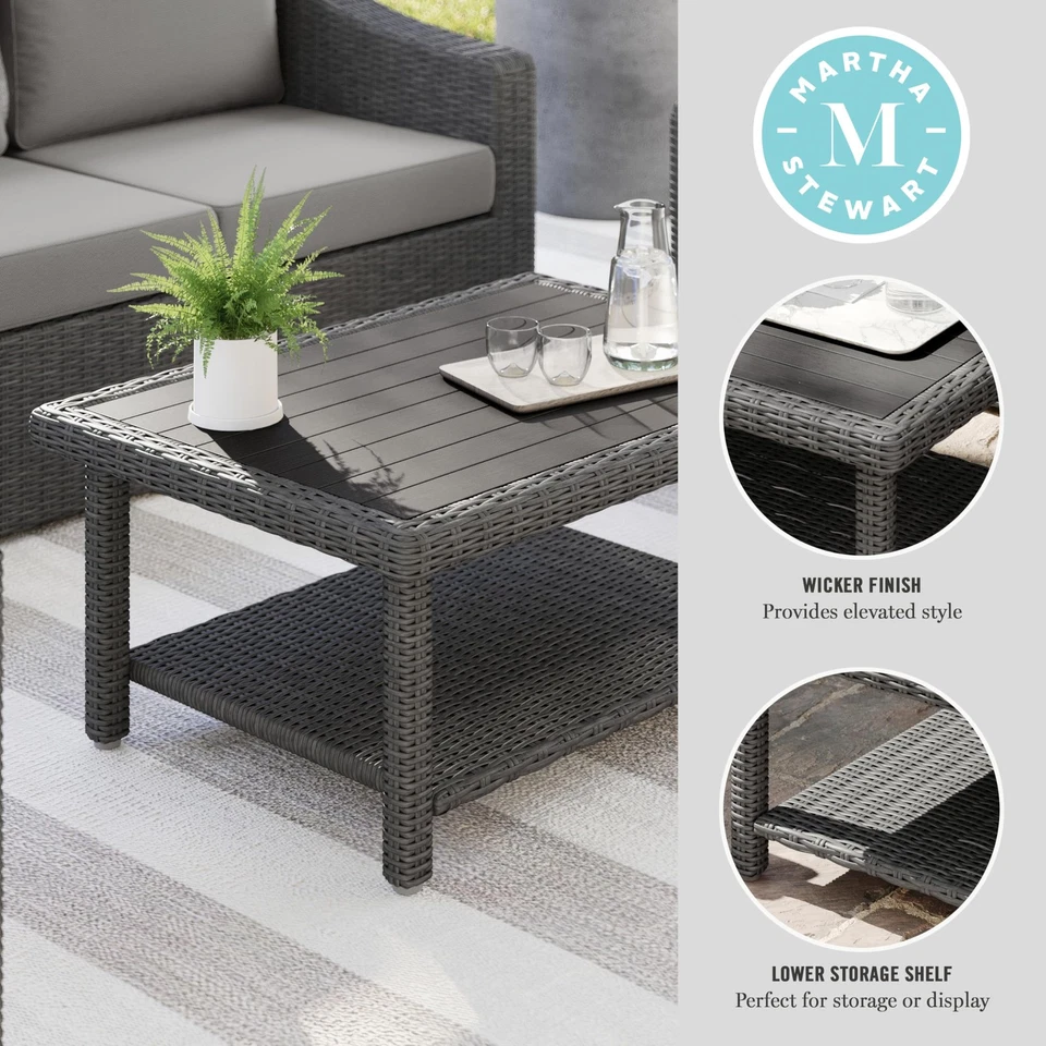 Mesa de centro de patio interior-exterior Bedford con estante inferior, tapa de madera sintética, un... Foto 3 de 4