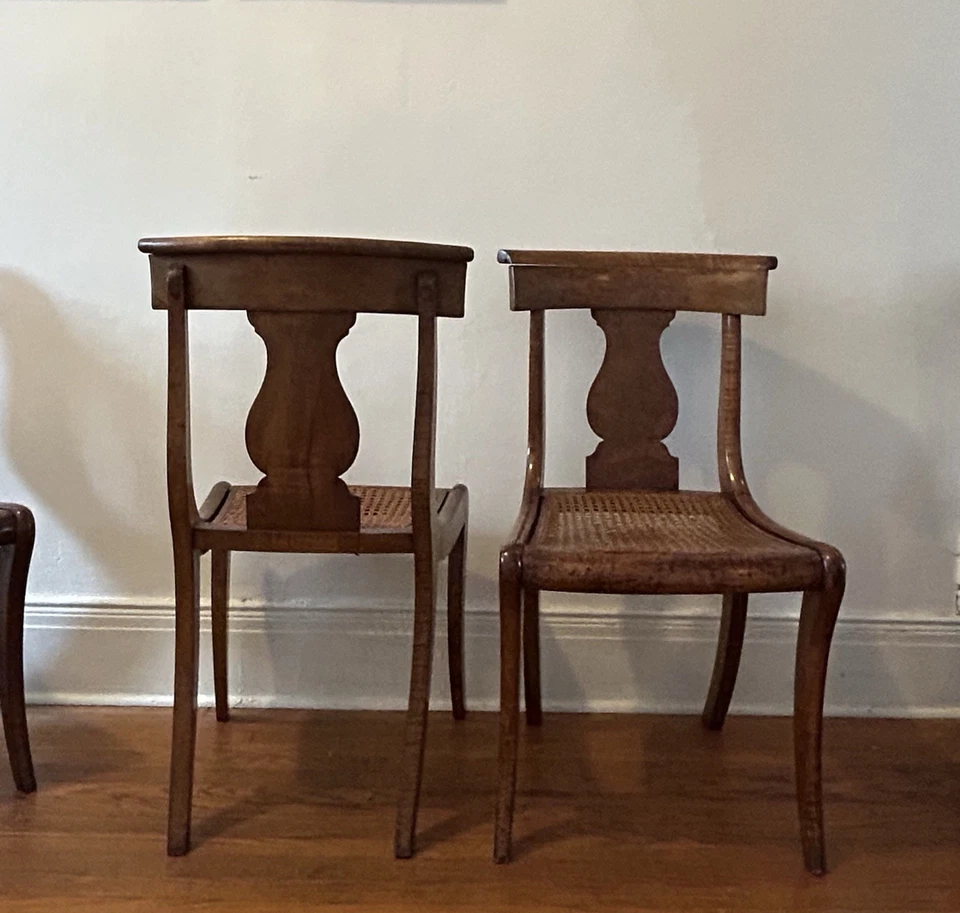 Antique Federal Side Chairs Birdseye & Tiger Maple Curved Backs Set Of 5 - Image 4 of 4