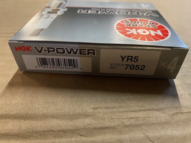 4 PACK NGK V-Power Spark Plugs 7052 YR5 7052 YR5 Tune Up Kit Set