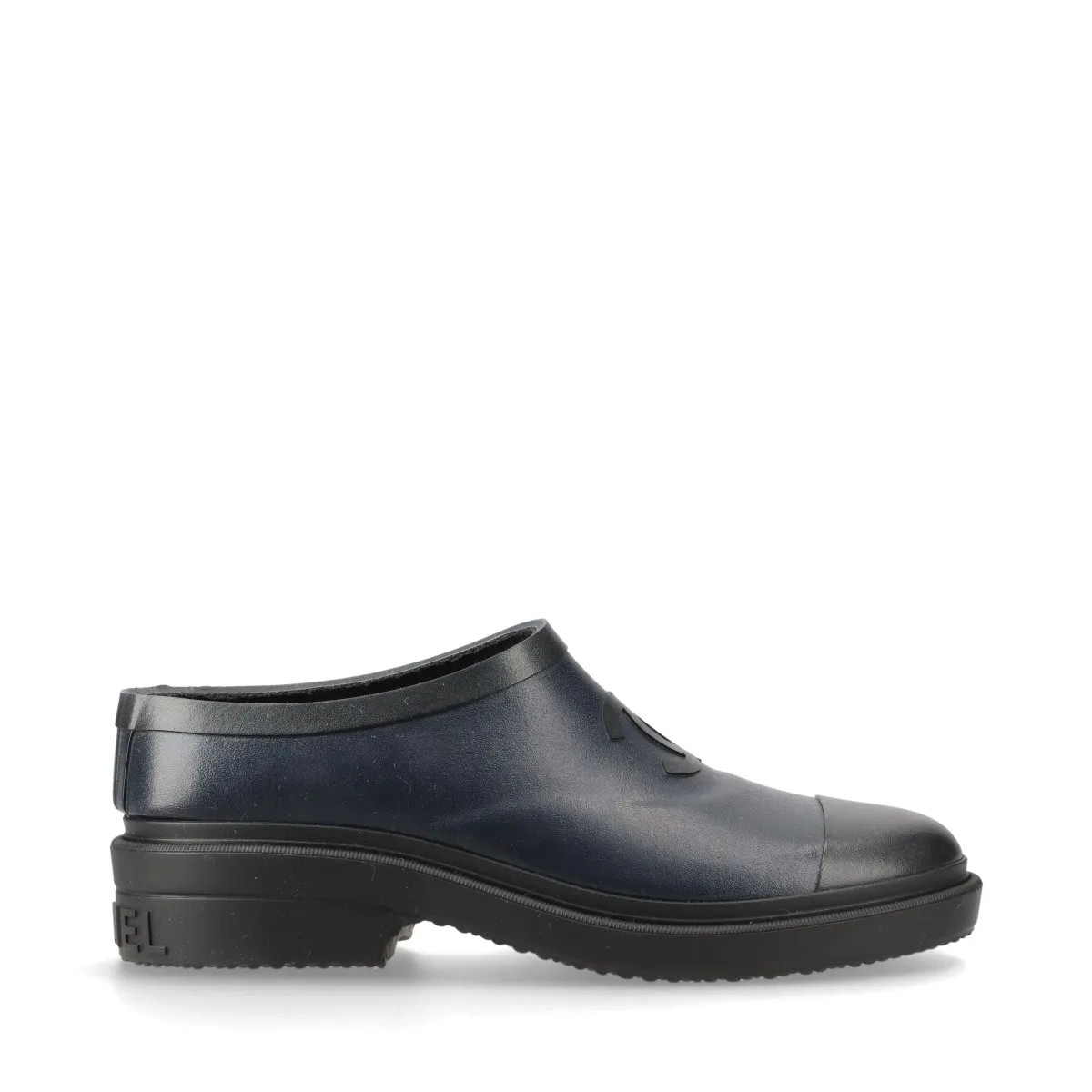 CHANEL ブラックレザーハイヒール Iconic Chanel Split Heel CC Charm Logo black leather Block