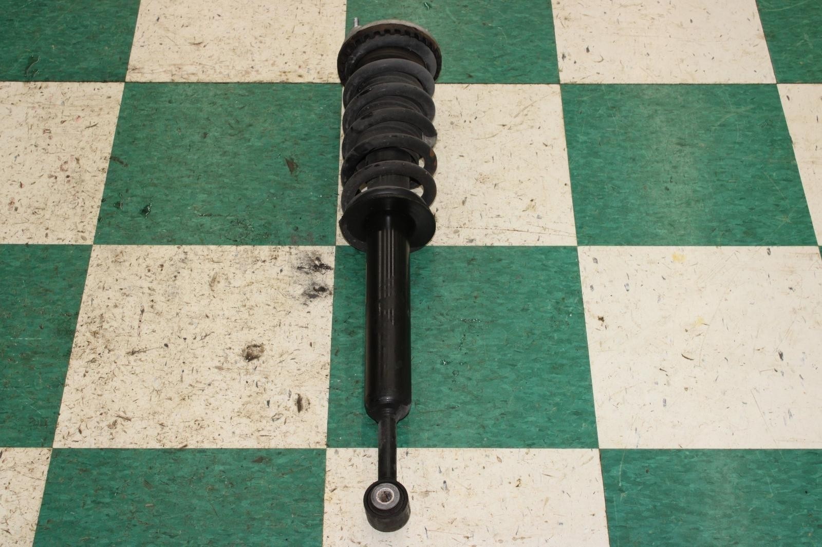 Maserati Ghibli 2014-2024 Front Right Shock absorber spring