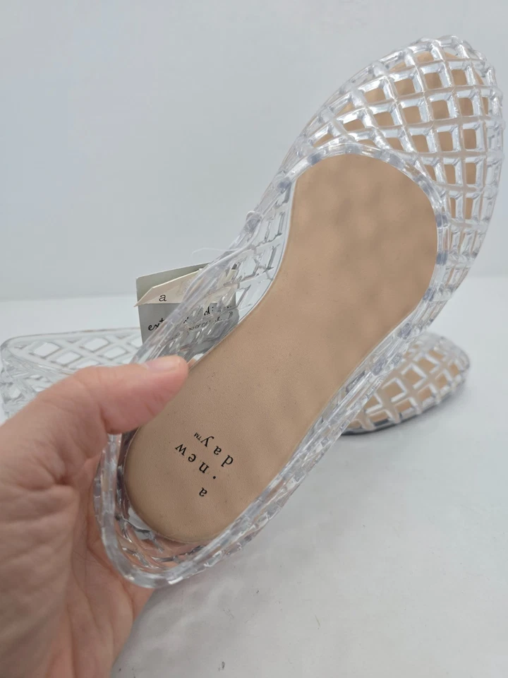 un nuevo día | Zapatos planos de ballet de gelatina perforada transparente Yuri | WMS 7.5 Foto 4 de 4