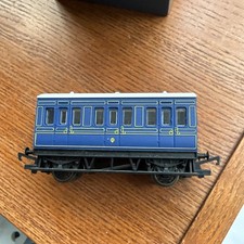 Hornby 4 Wheel Coach Blue R016 