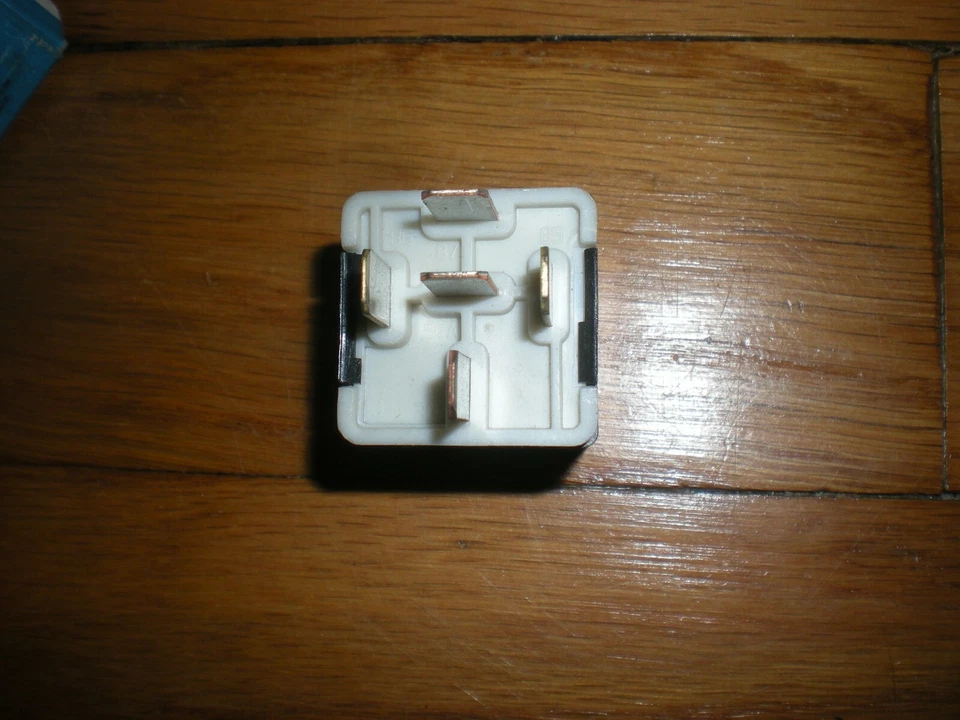 Relé de bocina Ford Country Squire 1990-1993 F0AZ-14N089-A nuevo de lote Foto 3 de 3