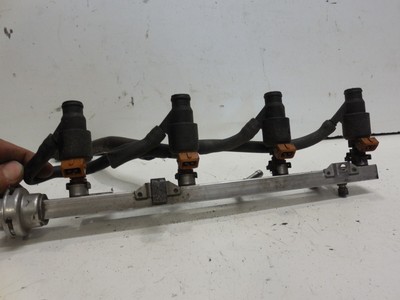 96-99 BMW E36 M44 1.9l Engine Fuel Injector Rail With Injectors 
