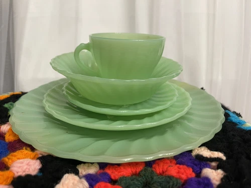 Vintage Jadeite Fire King 5 Piece Shell Place Setting