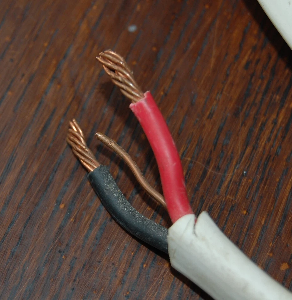 White 2.6m long OLD COLOURS Twin & Earth 6mm Electrical Cable 6242Y BS 6004 - Image 3 of 4