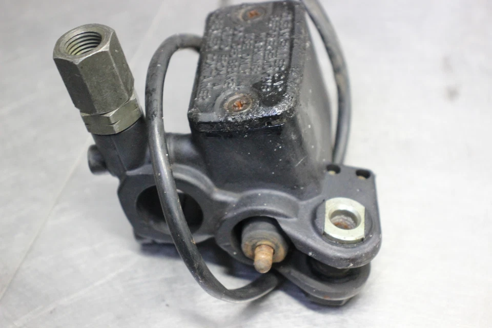 05-06 DUCATI MULTISTRADA 620 Front Brake Master Cylinder Foto 2 de 4